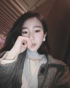 短发模特吃瓜视频在线播放,在线播放引热议